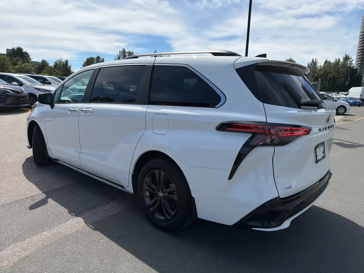 Toyota Sienna снимка Toyota Sienna