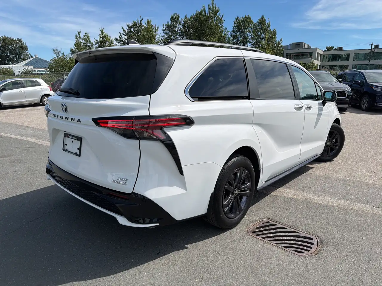 Toyota Sienna снимка Toyota Sienna