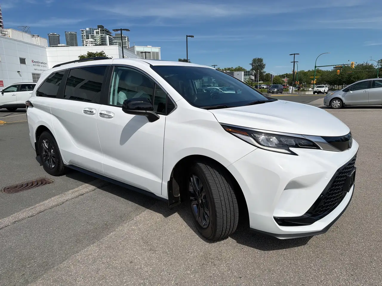 Toyota Sienna снимка Toyota Sienna