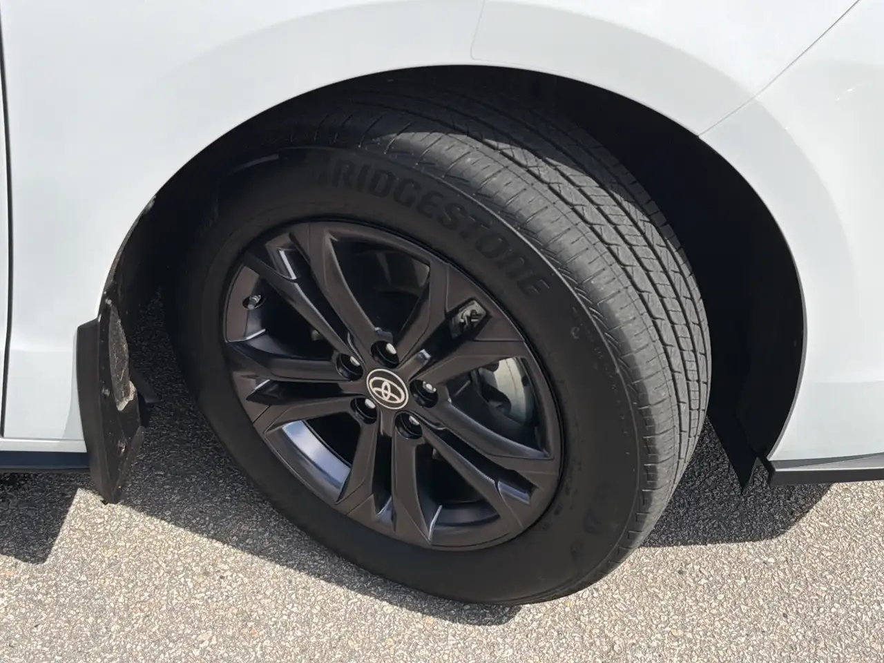 Toyota Sienna снимка Toyota Sienna
