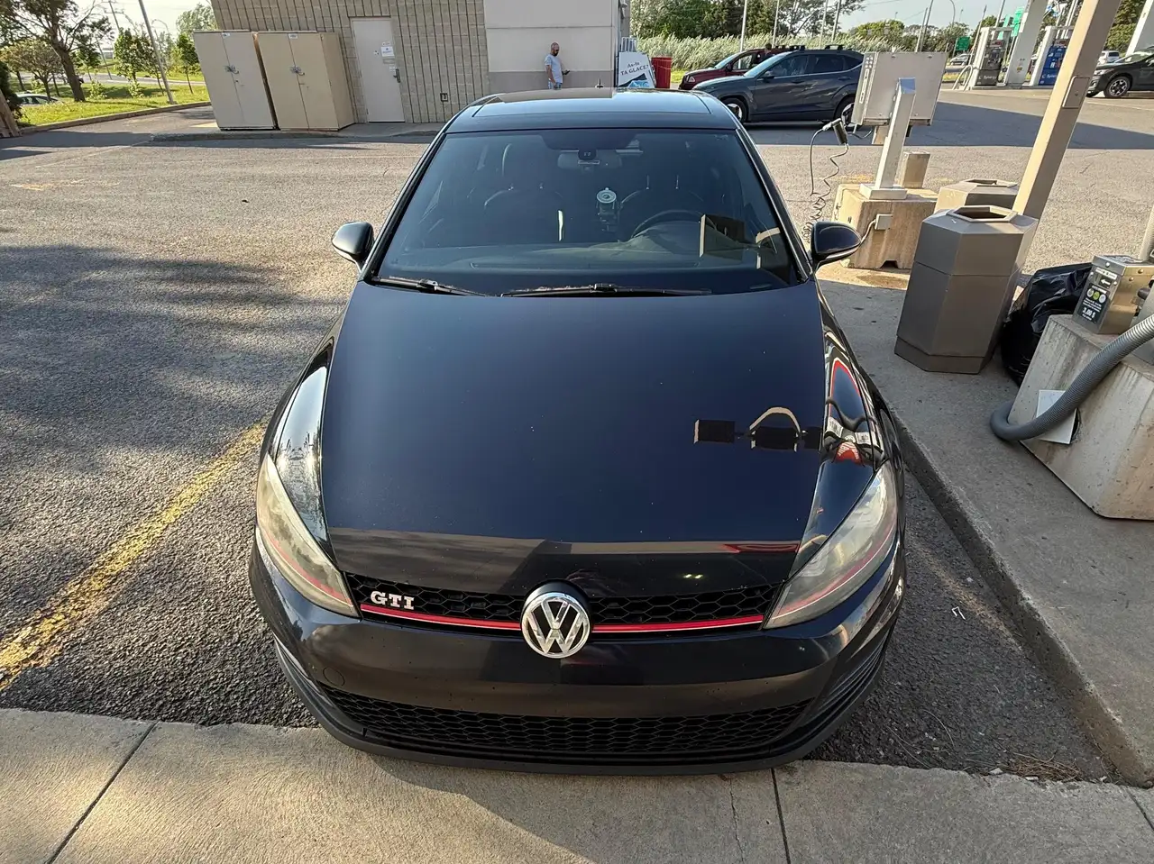 Volkswagen Golf GTI снимка Volkswagen Golf GTI