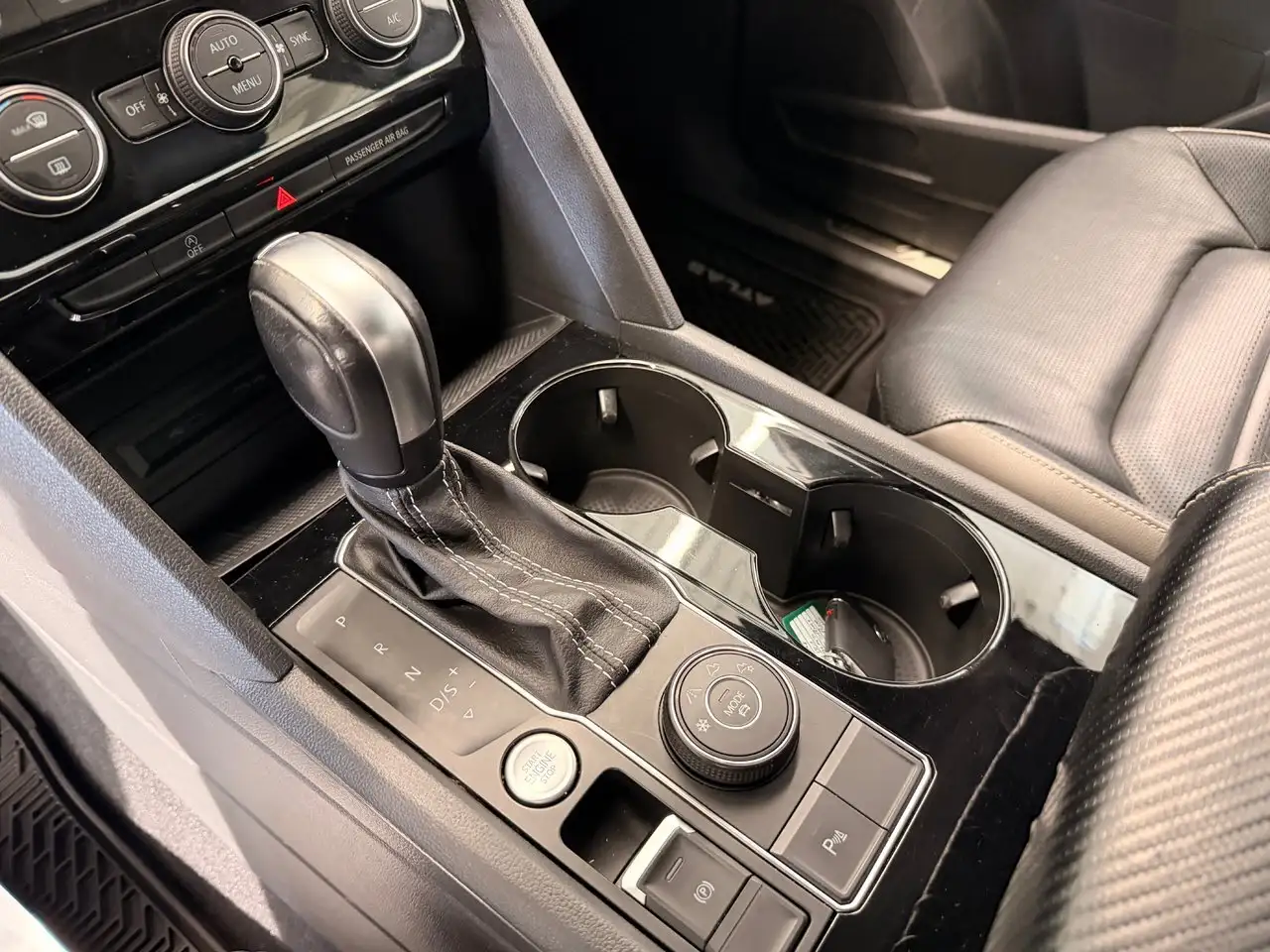 Volkswagen Atlas снимка Volkswagen Atlas