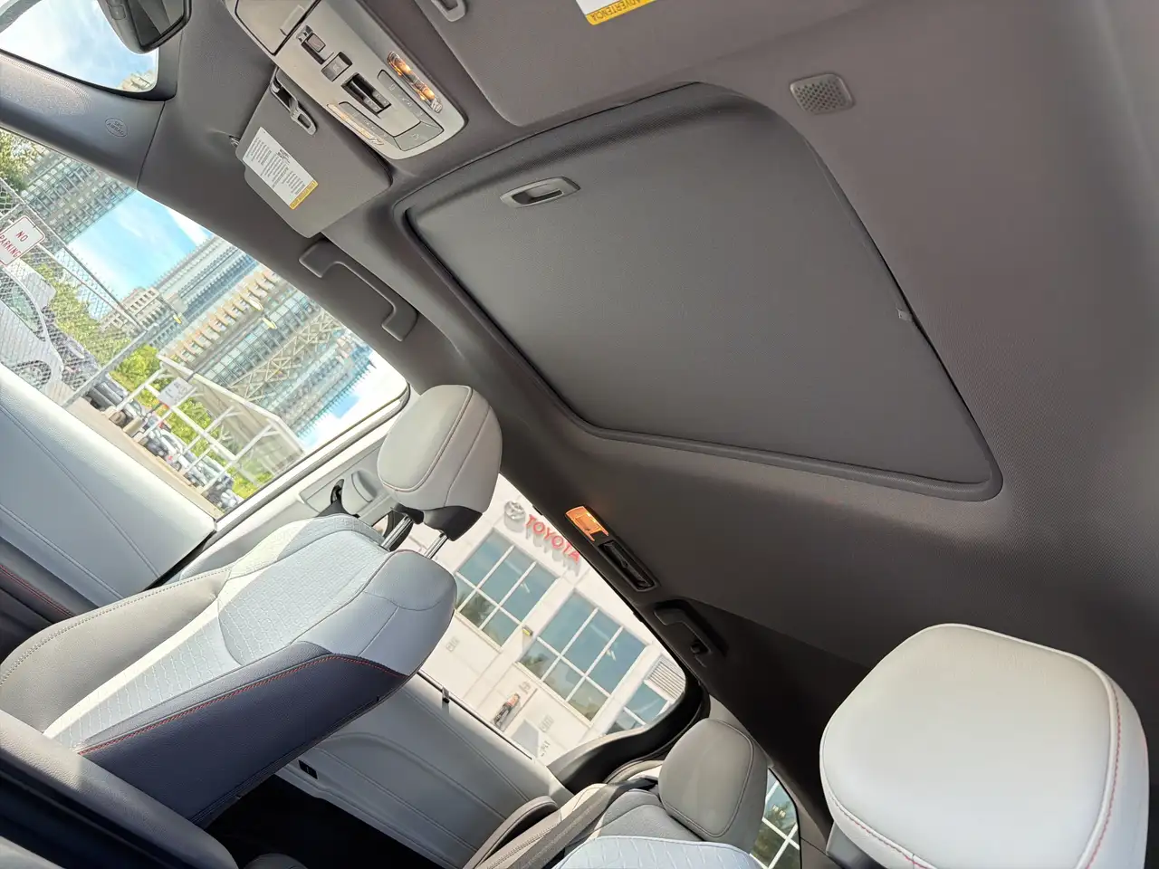 Toyota Sienna снимка Toyota Sienna