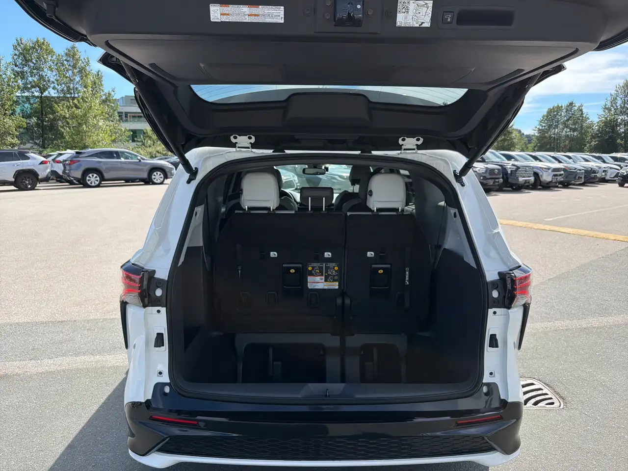 Toyota Sienna снимка Toyota Sienna