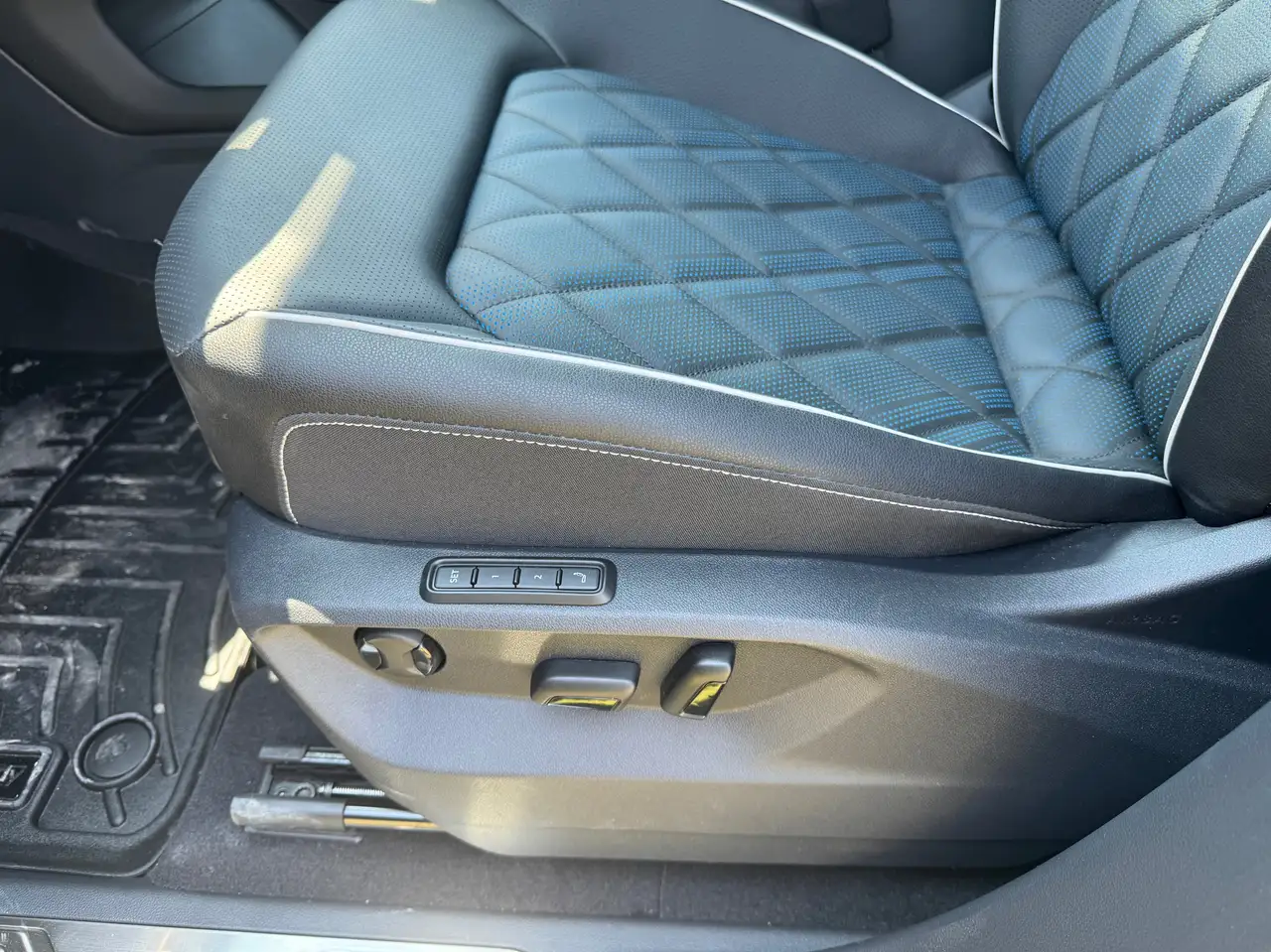 Volkswagen Atlas снимка Volkswagen Atlas