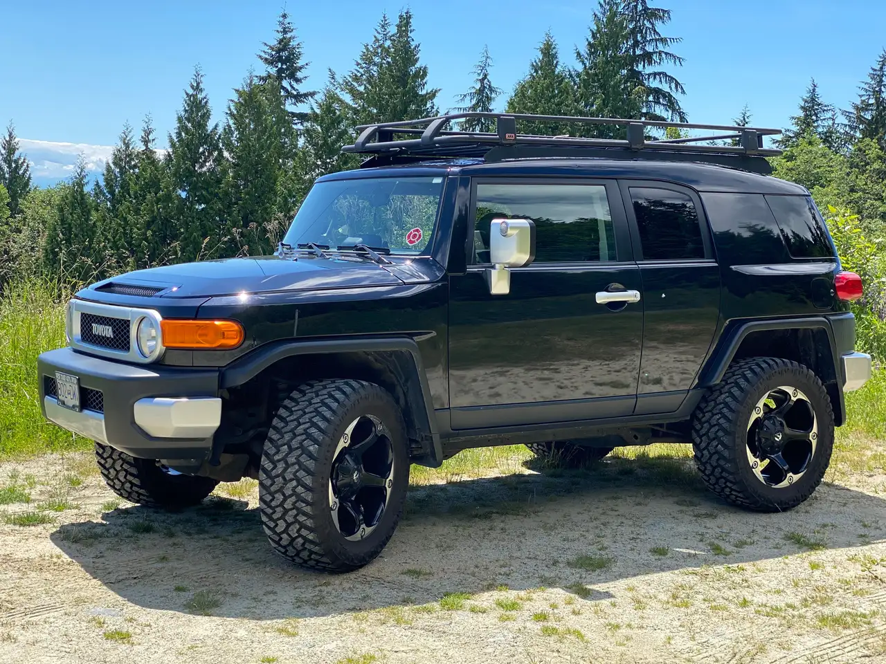 Toyota FJ Cruiser снимка Toyota FJ Cruiser