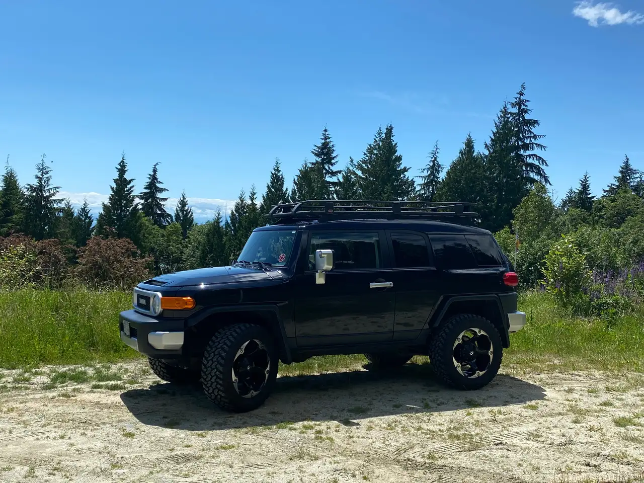 Toyota FJ Cruiser снимка Toyota FJ Cruiser