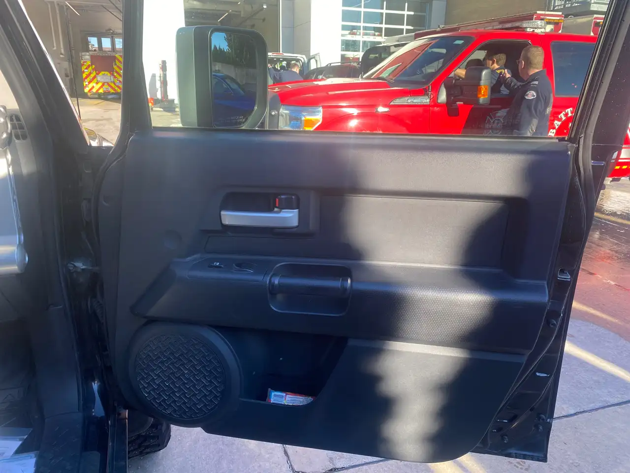 Toyota FJ Cruiser снимка Toyota FJ Cruiser