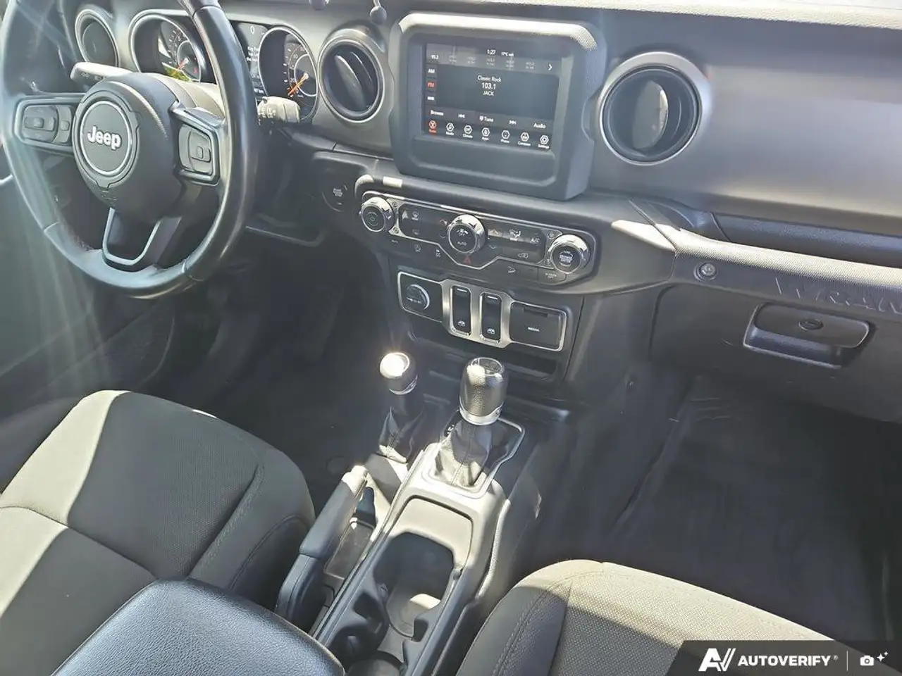 Jeep Wrangler photo Jeep Wrangler