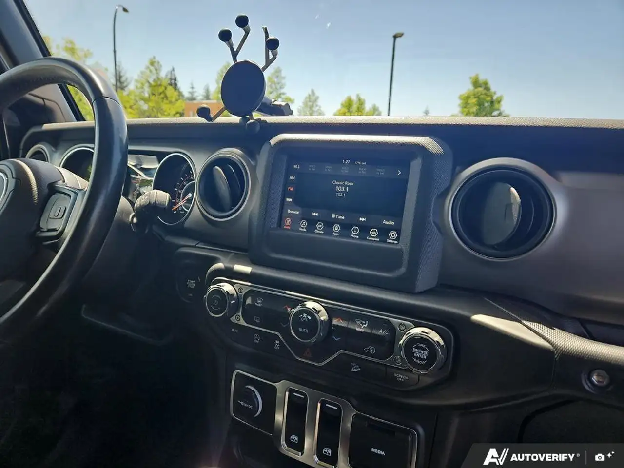 Jeep Wrangler photo Jeep Wrangler