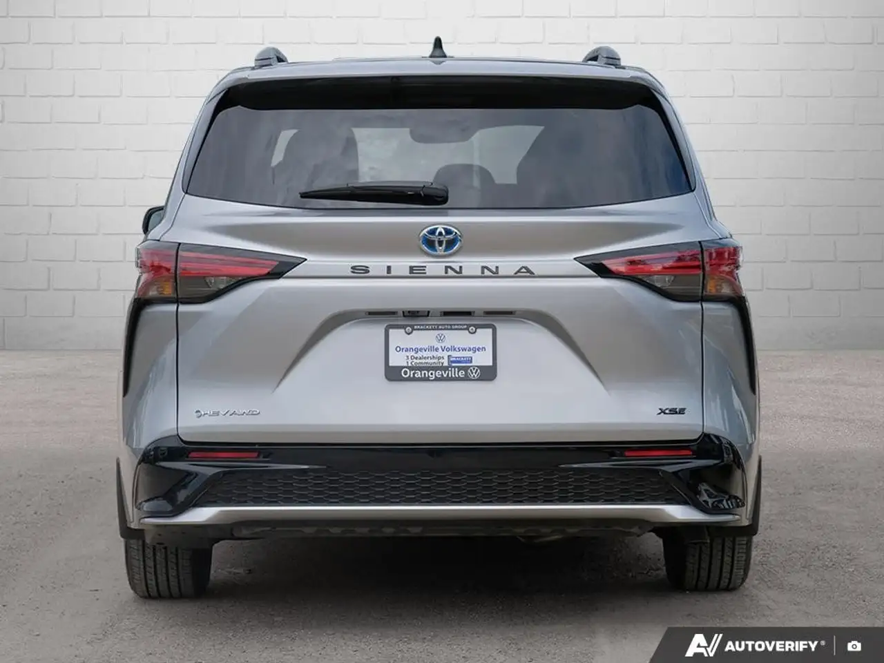 Toyota Sienna снимка Toyota Sienna