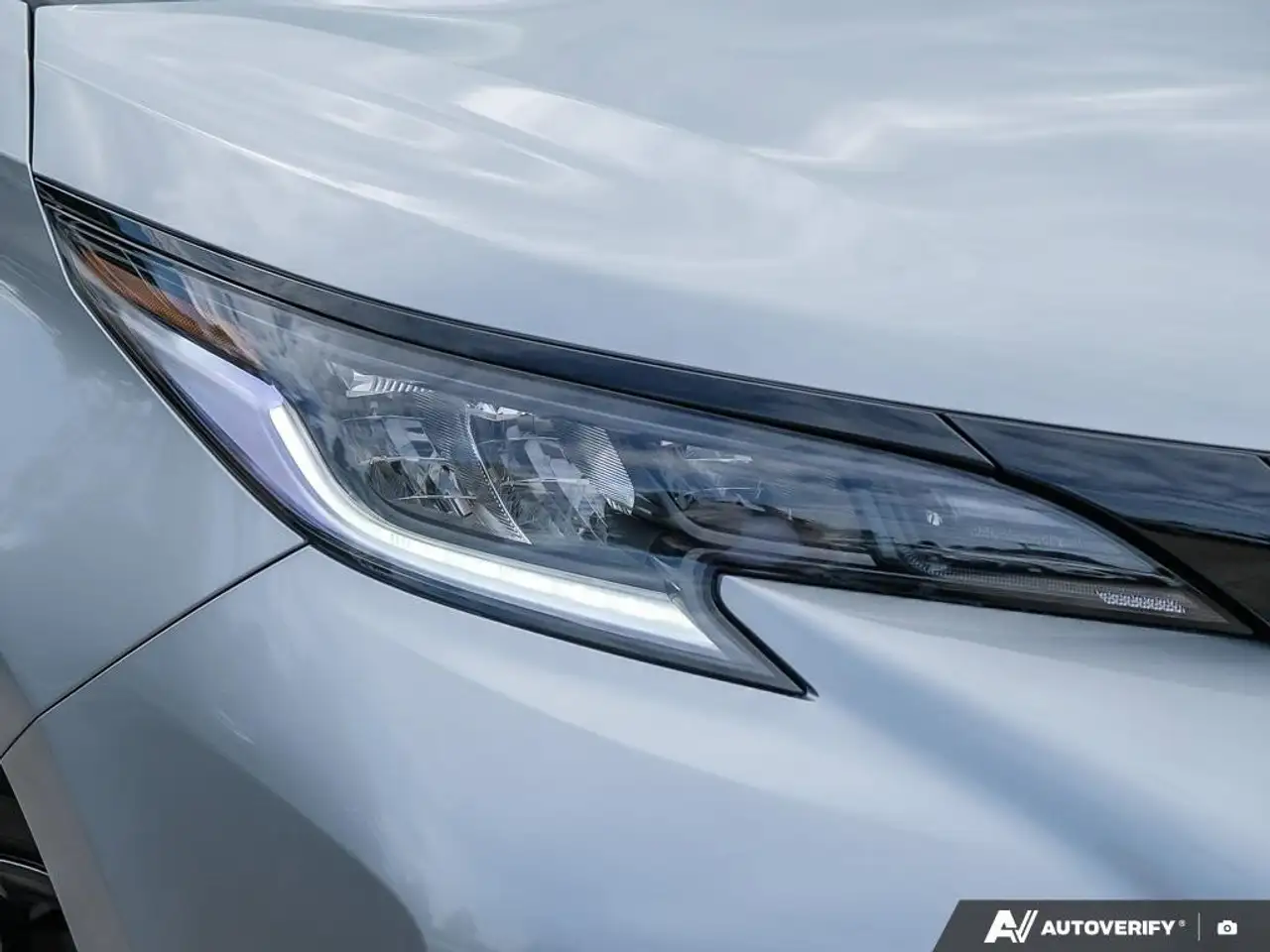 Toyota Sienna снимка Toyota Sienna