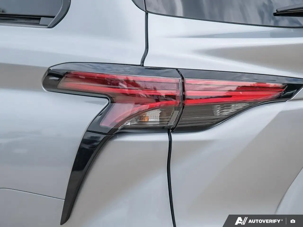 Toyota Sienna снимка Toyota Sienna