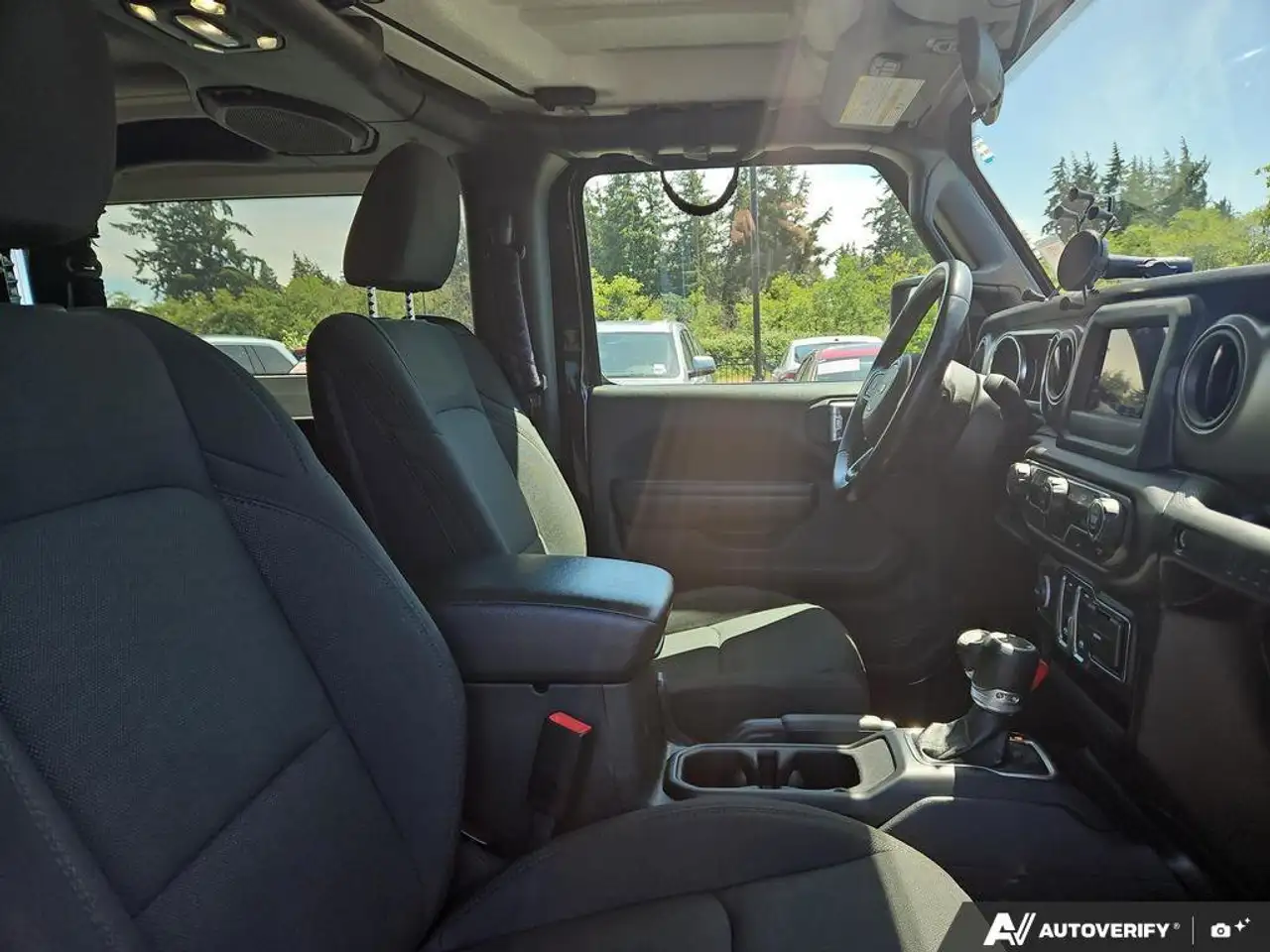 Jeep Wrangler photo Jeep Wrangler