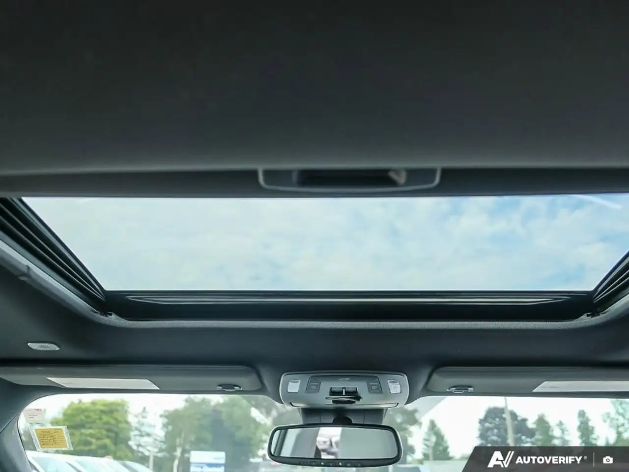 Toyota Sienna снимка Toyota Sienna