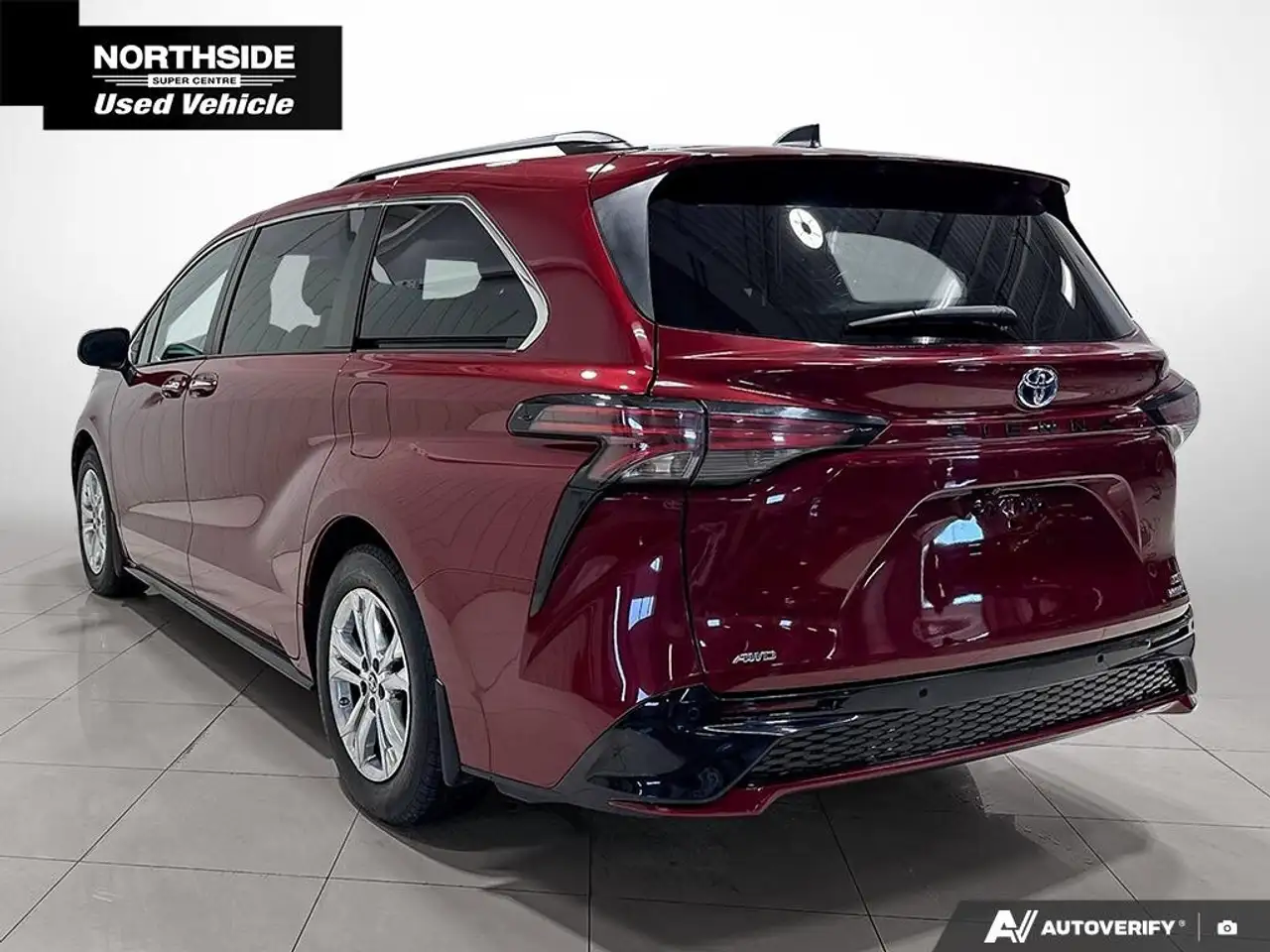 Toyota Sienna снимка Toyota Sienna