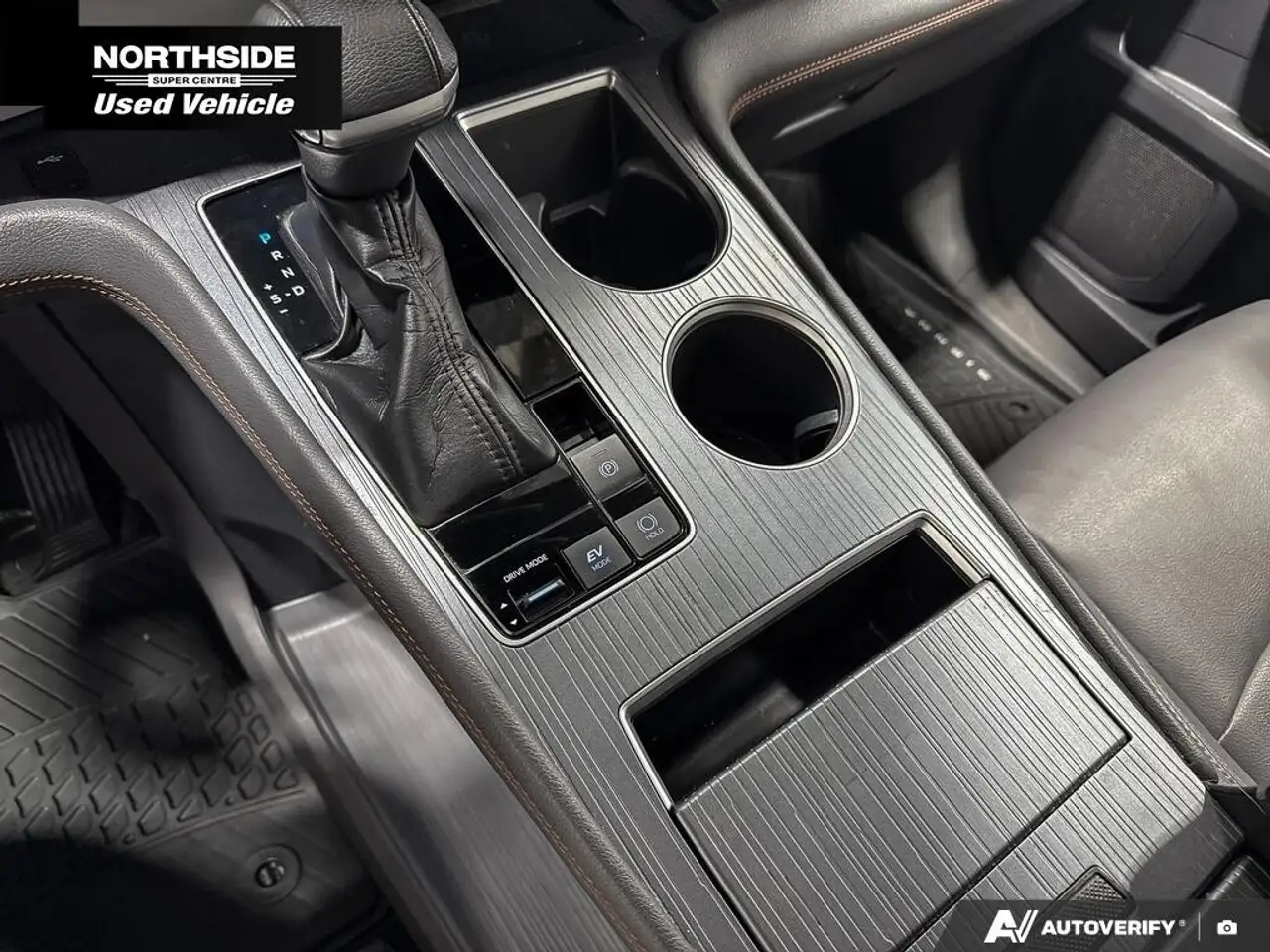 Toyota Sienna снимка Toyota Sienna