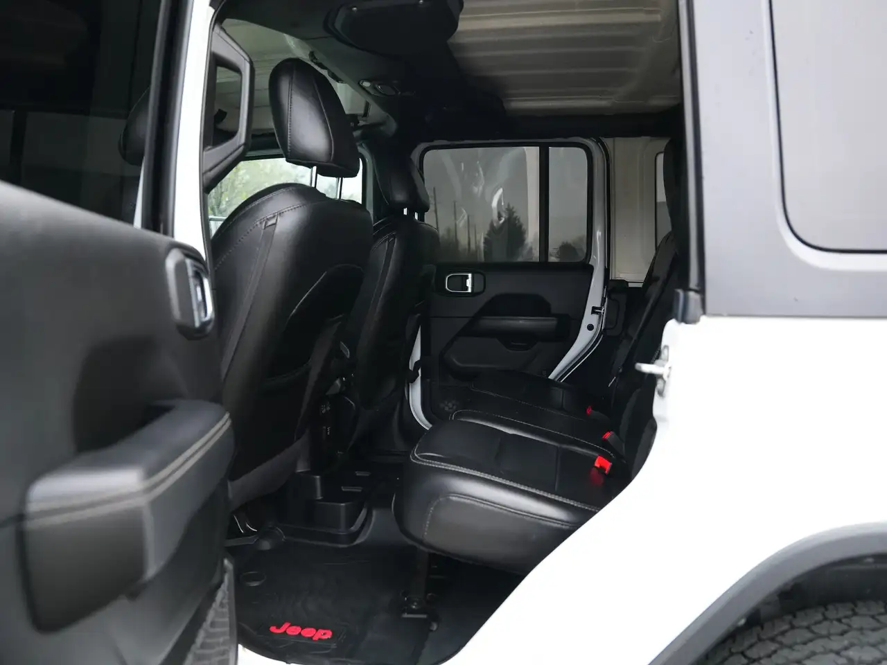 Jeep Wrangler снимка Jeep Wrangler