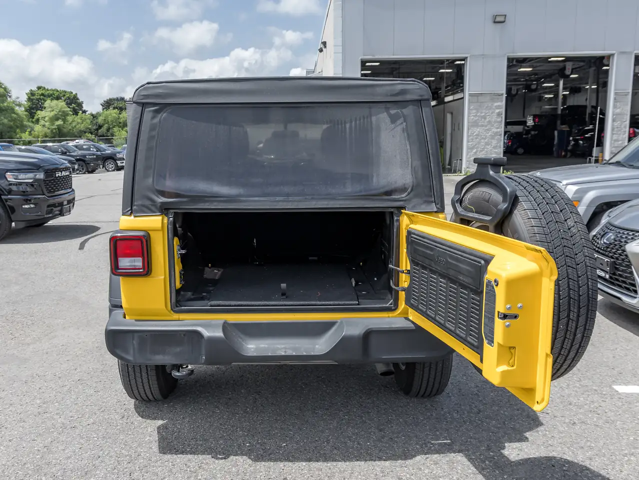 Jeep Wrangler снимка Jeep Wrangler