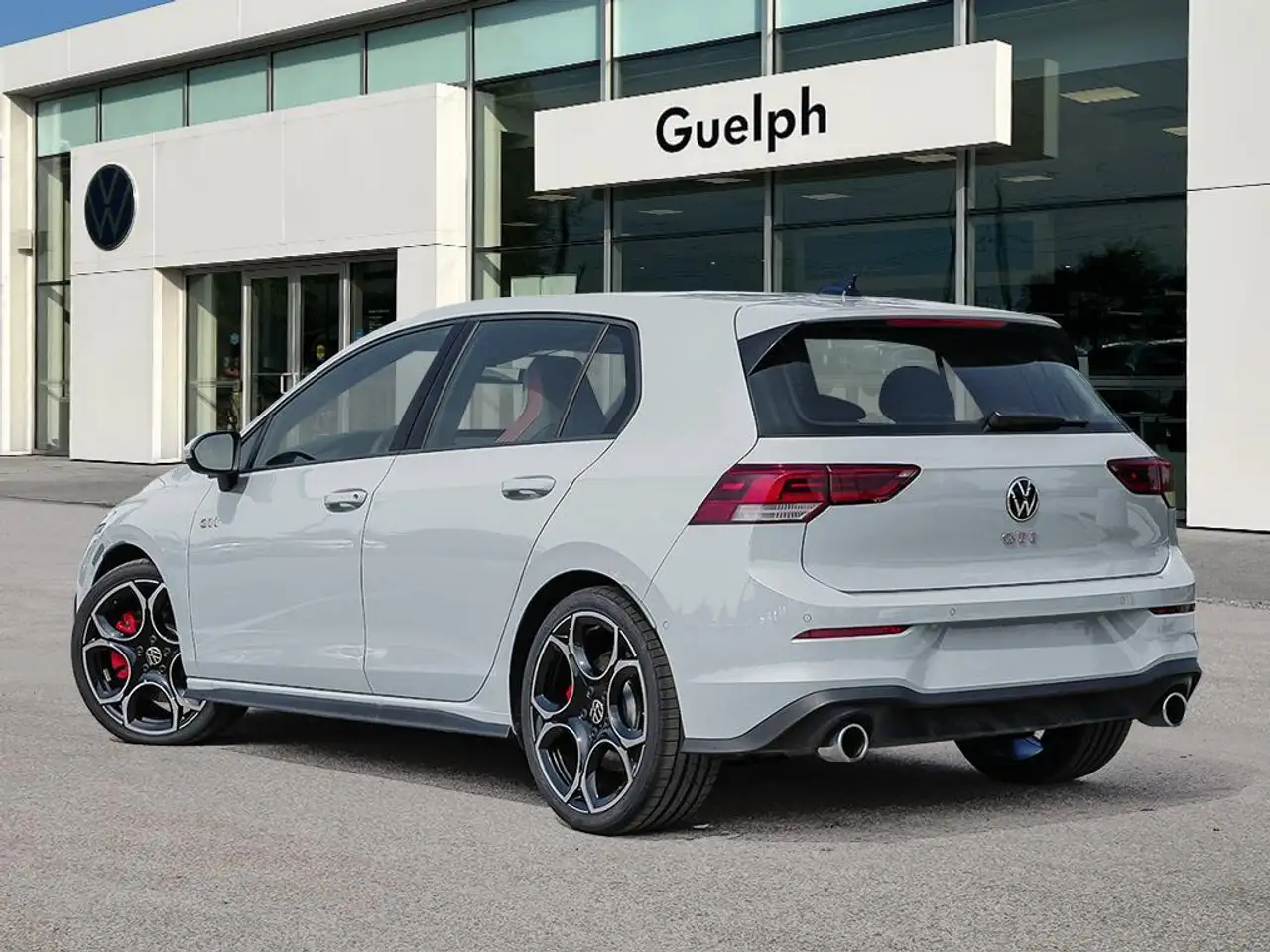 Volkswagen Golf GTI снимка Volkswagen Golf GTI