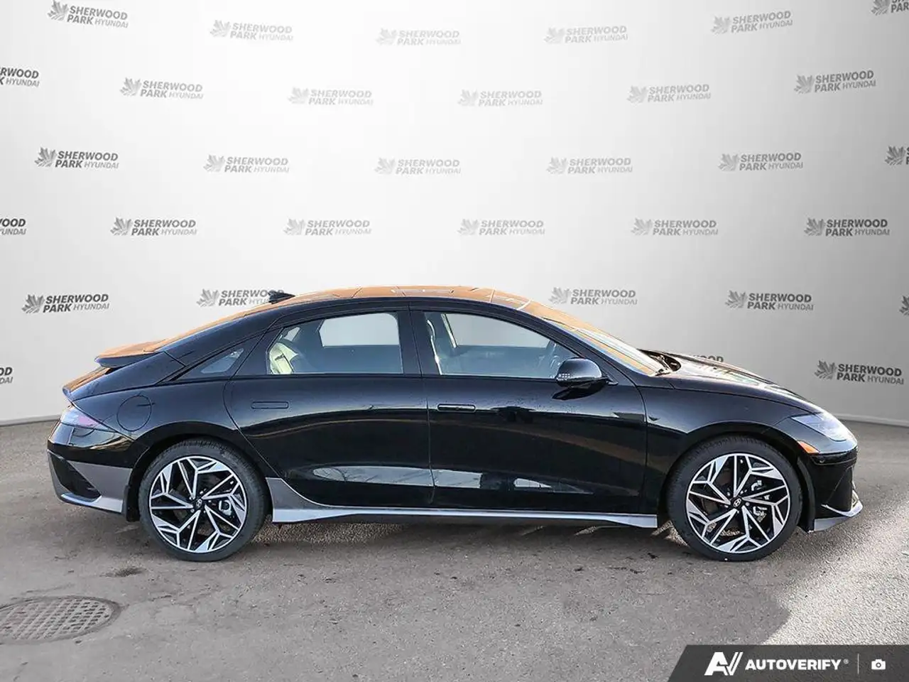 Hyundai IONIQ 6 снимка Hyundai IONIQ 6