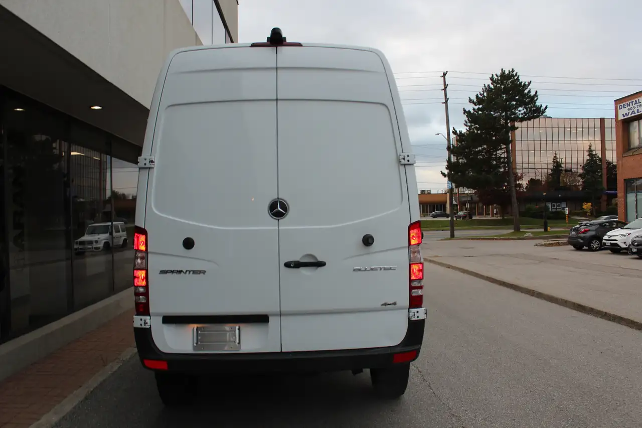 Mercedes-Benz Sprinter снимка Mercedes-Benz Sprinter