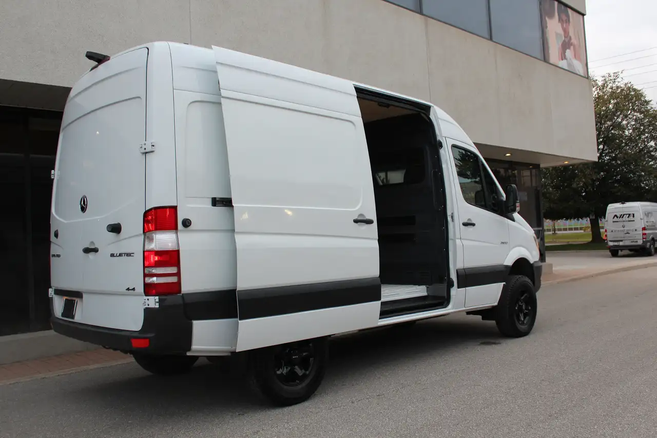 Mercedes-Benz Sprinter снимка Mercedes-Benz Sprinter