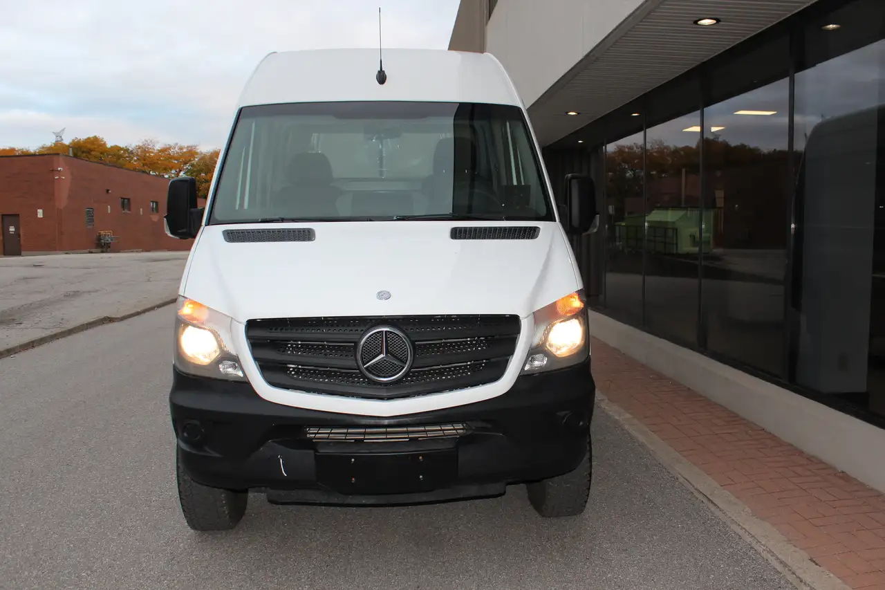 Mercedes-Benz Sprinter снимка Mercedes-Benz Sprinter