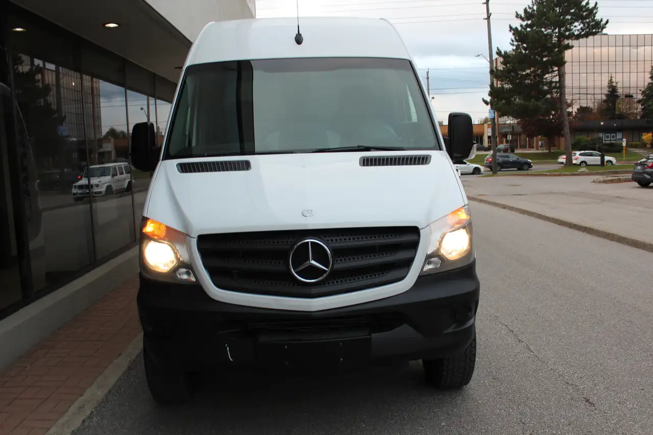 Mercedes-Benz Sprinter снимка Mercedes-Benz Sprinter