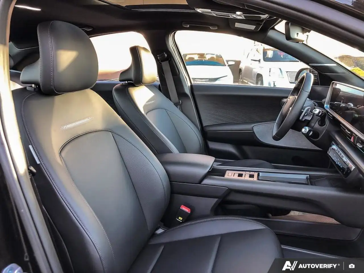 Hyundai IONIQ 6 снимка Hyundai IONIQ 6