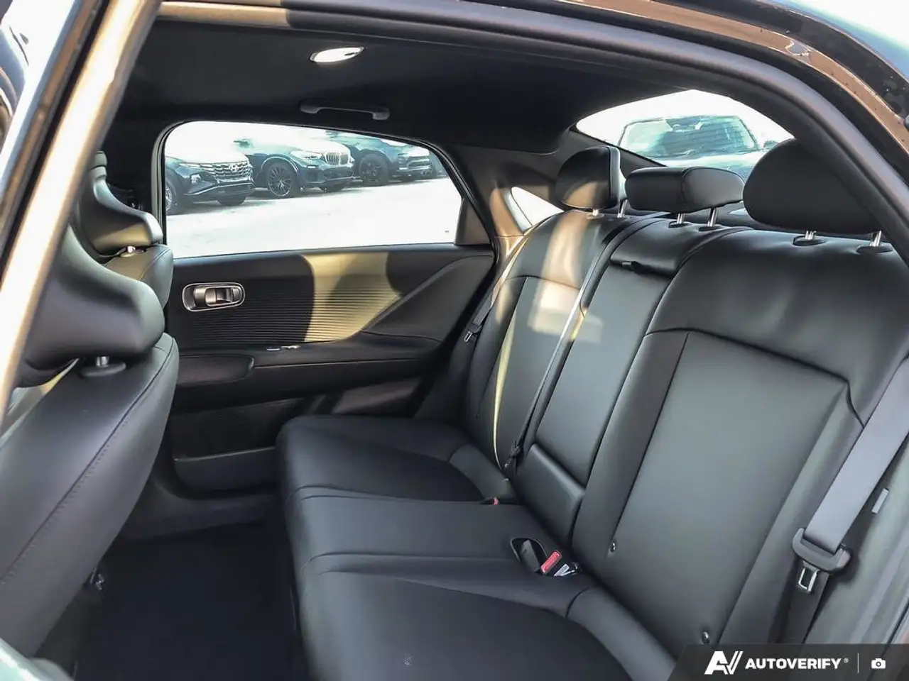 Hyundai IONIQ 6 снимка Hyundai IONIQ 6