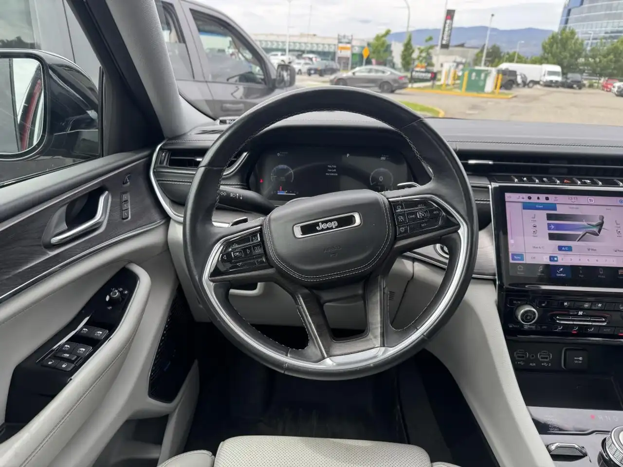 Jeep Grand Cherokee снимка Jeep Grand Cherokee