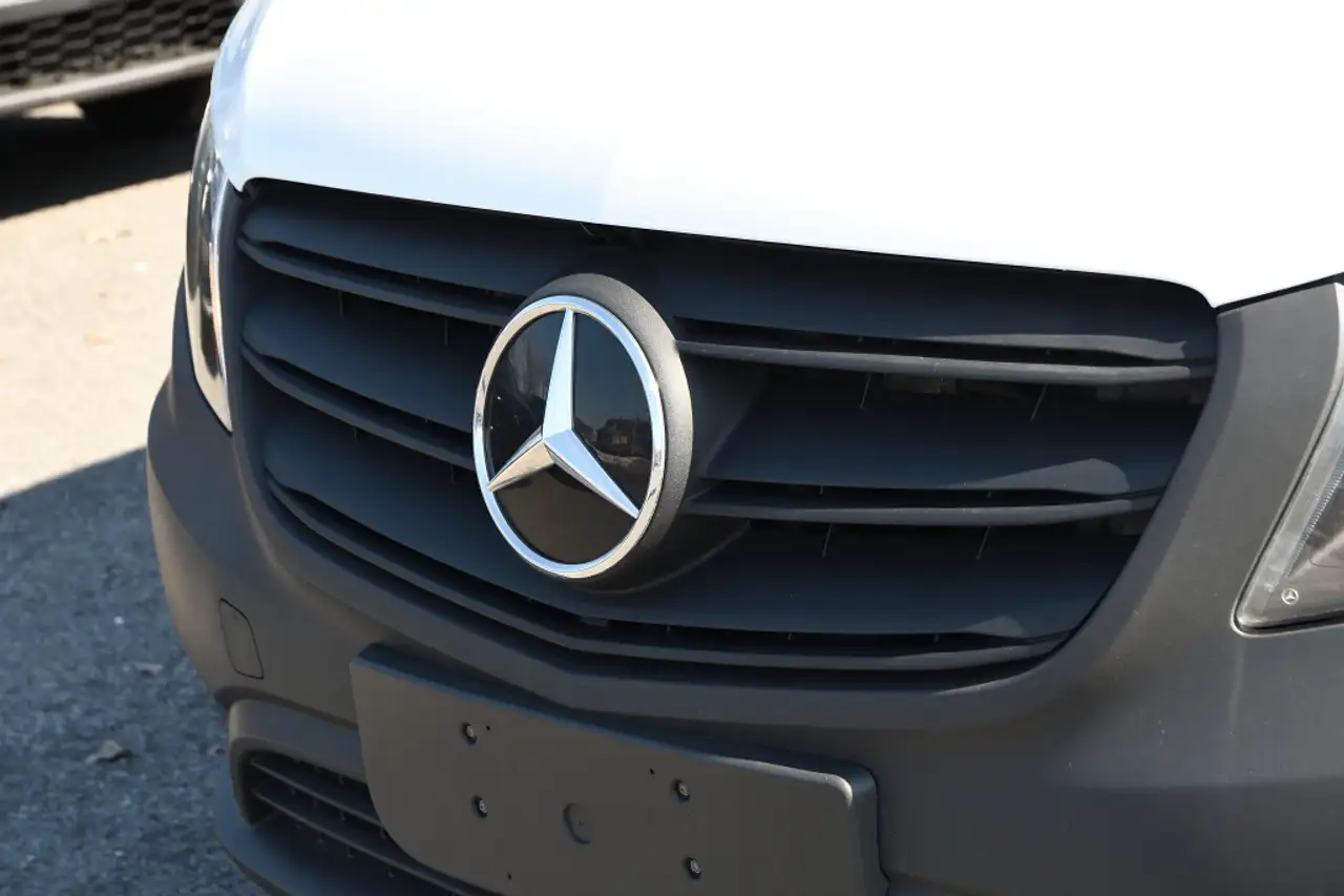 Mercedes-Benz Metris Cargo Van снимка Mercedes-Benz Metris Cargo Van