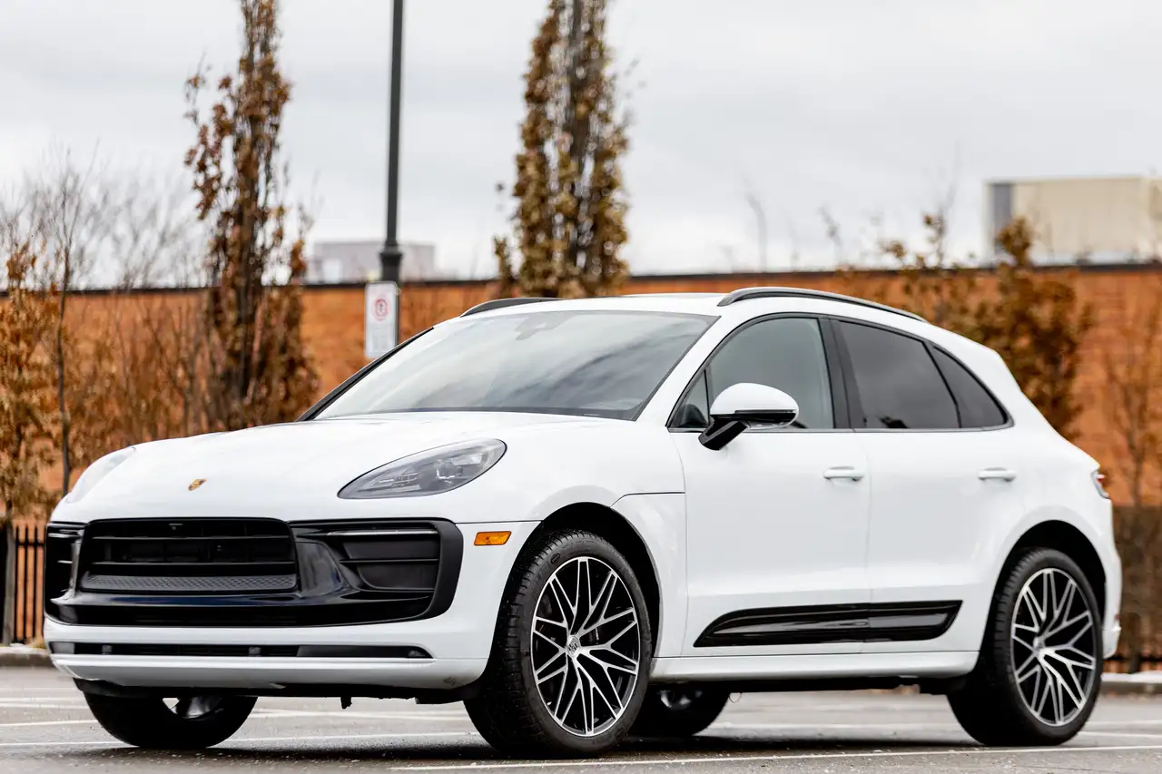 Porsche Macan photo Porsche Macan