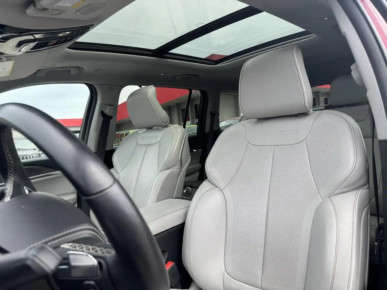 Jeep Grand Cherokee снимка Jeep Grand Cherokee