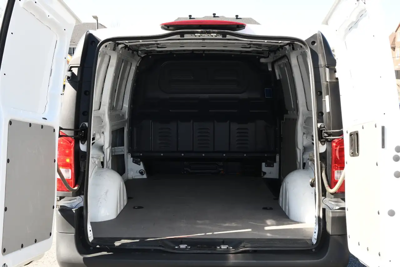 Mercedes-Benz Metris Cargo Van снимка Mercedes-Benz Metris Cargo Van