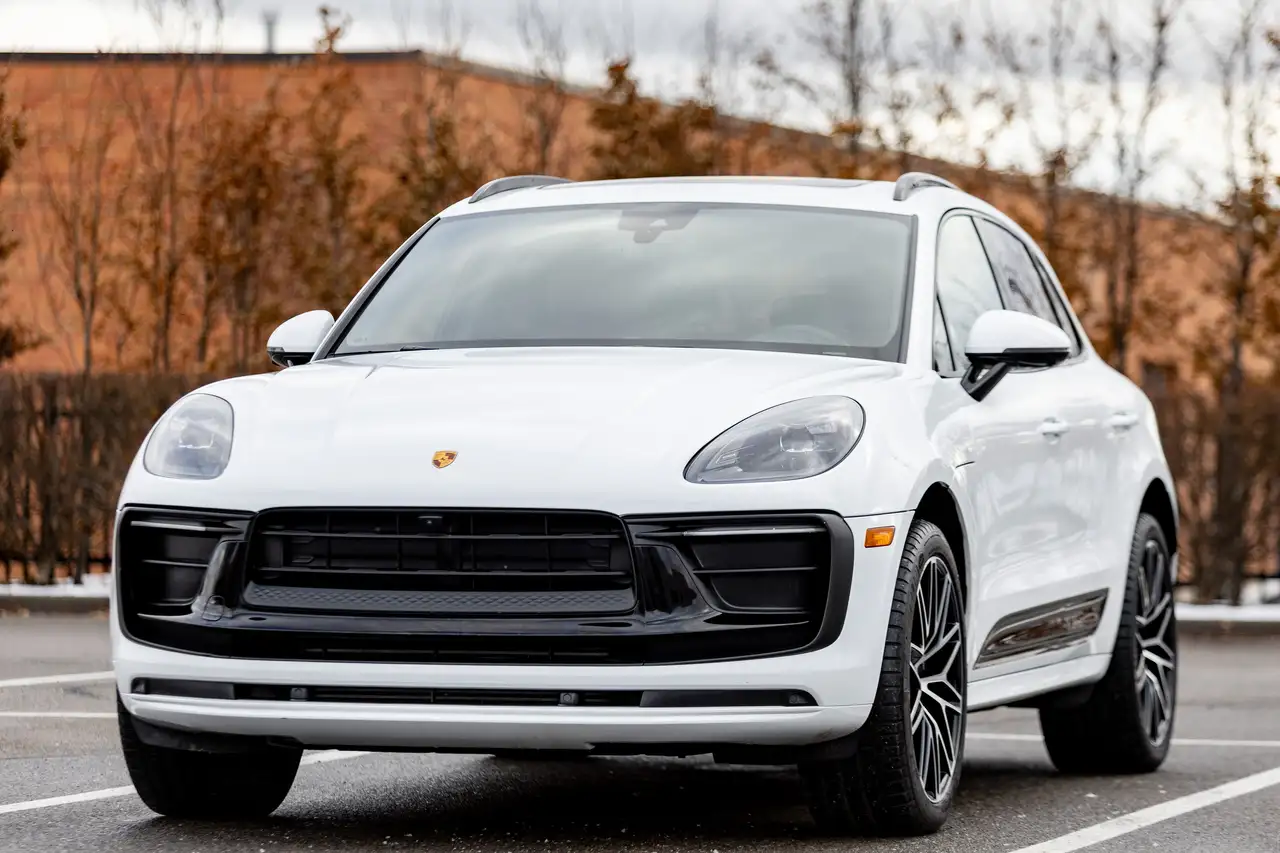 Porsche Macan photo Porsche Macan