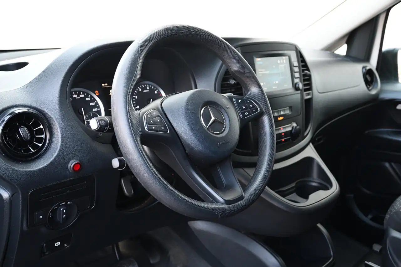 Mercedes-Benz Metris Cargo Van снимка Mercedes-Benz Metris Cargo Van