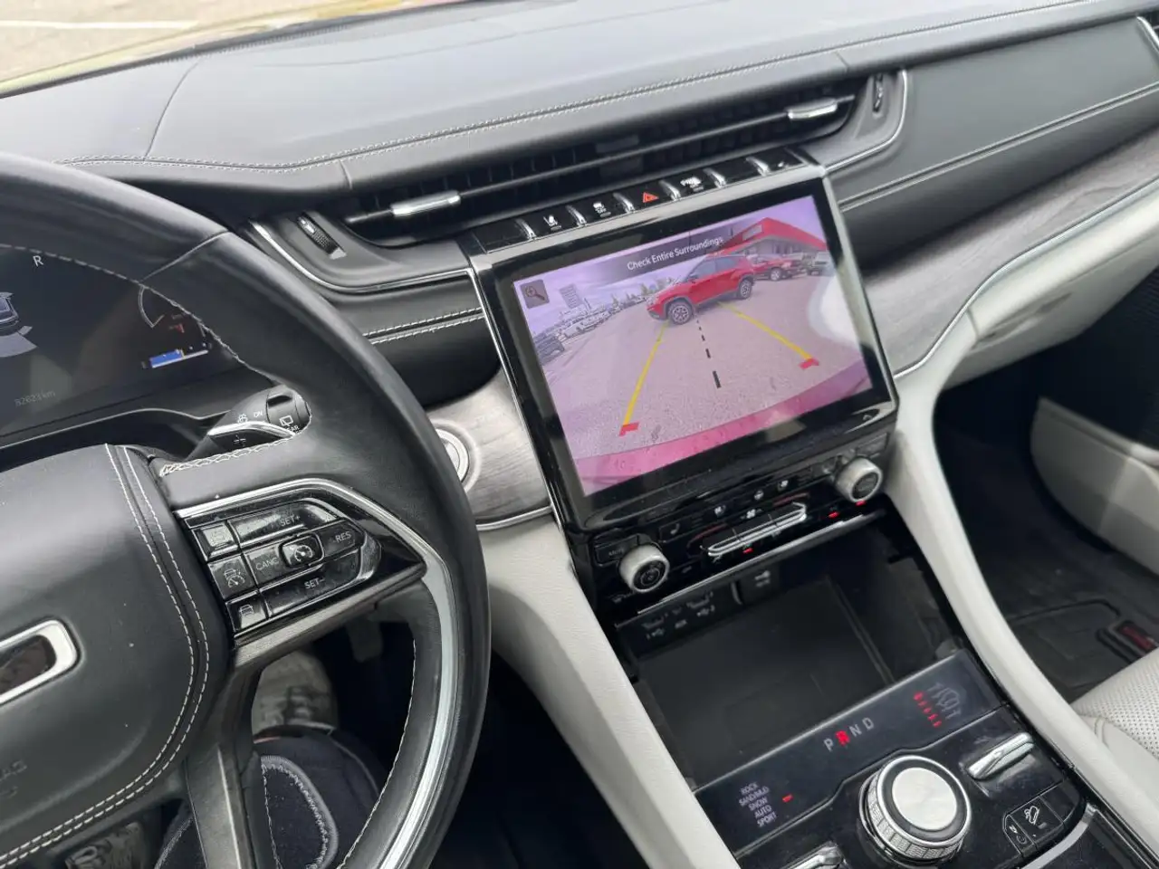 Jeep Grand Cherokee снимка Jeep Grand Cherokee