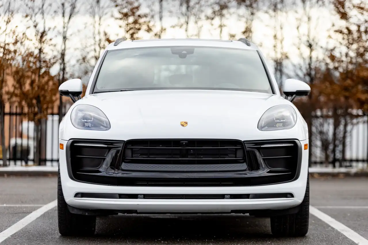 Porsche Macan photo Porsche Macan