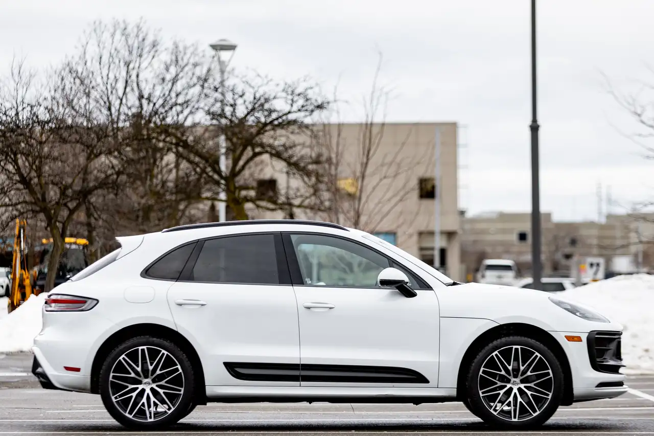 Porsche Macan photo Porsche Macan