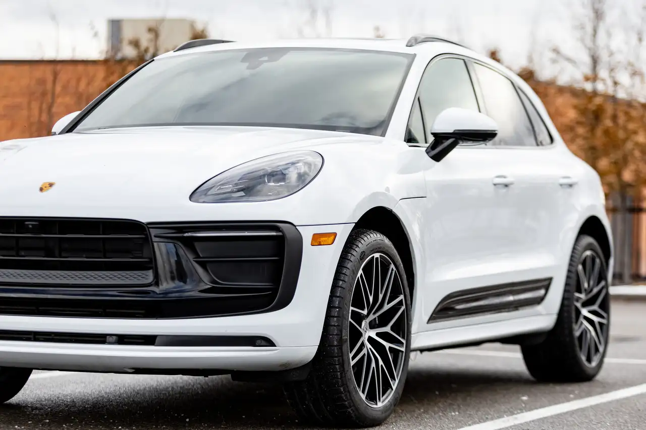 Porsche Macan photo Porsche Macan