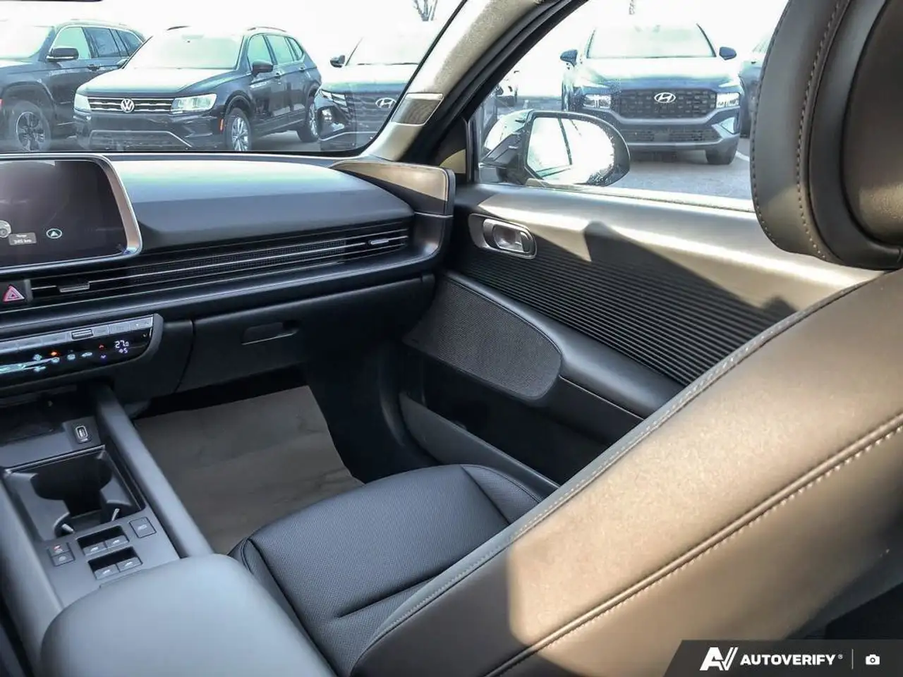 Hyundai IONIQ 6 снимка Hyundai IONIQ 6