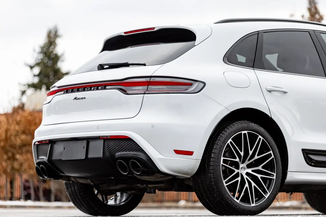 Porsche Macan photo Porsche Macan
