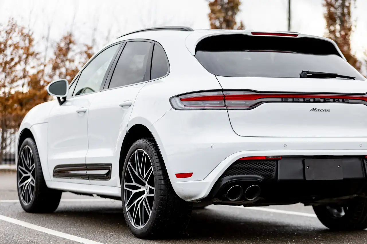 Porsche Macan photo Porsche Macan