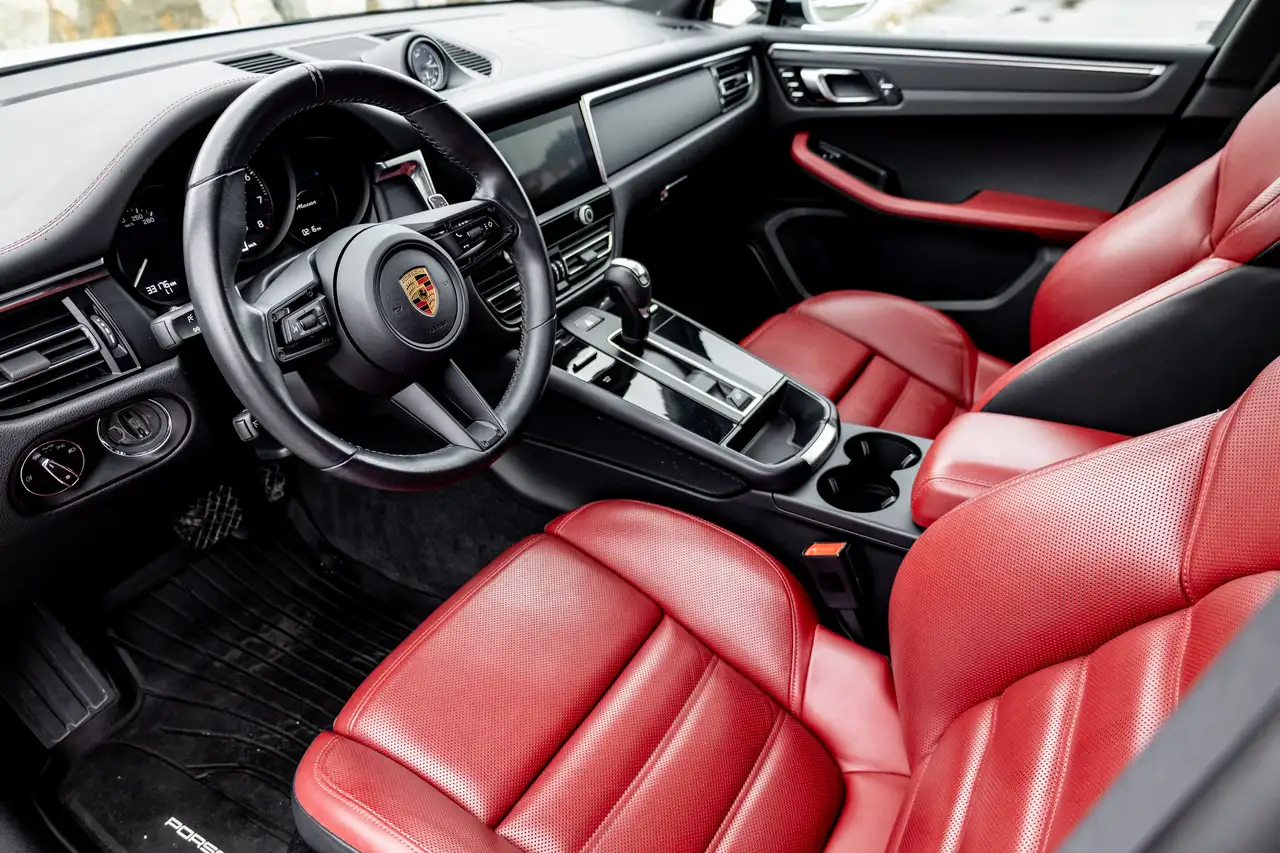 Porsche Macan photo Porsche Macan