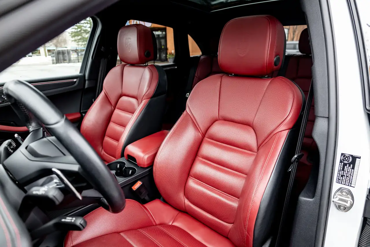 Porsche Macan photo Porsche Macan