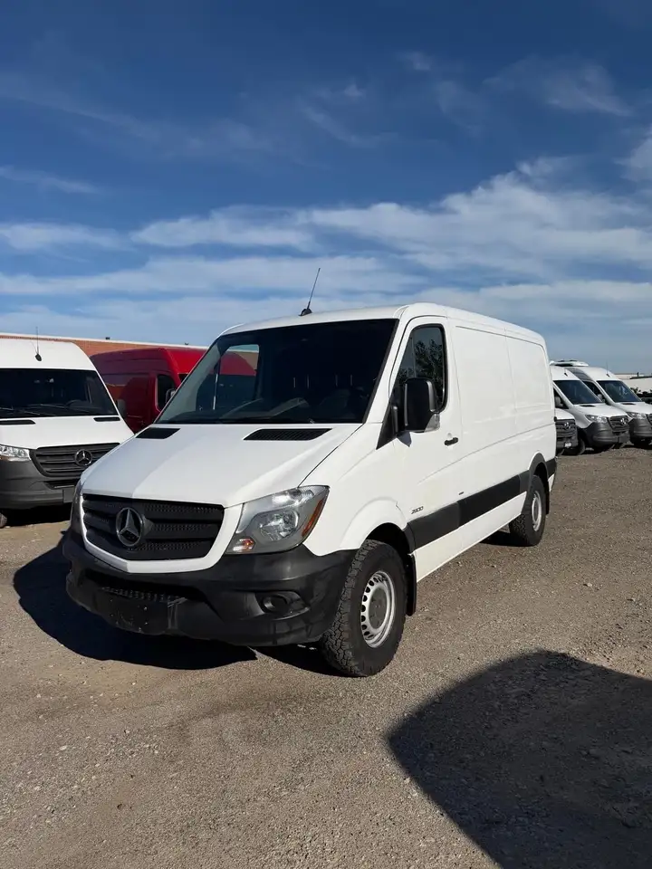 Mercedes-Benz Sprinter photo Mercedes-Benz Sprinter
