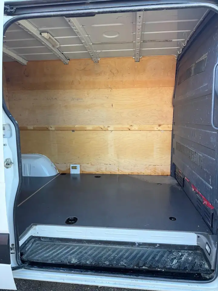 Mercedes-Benz Sprinter photo Mercedes-Benz Sprinter