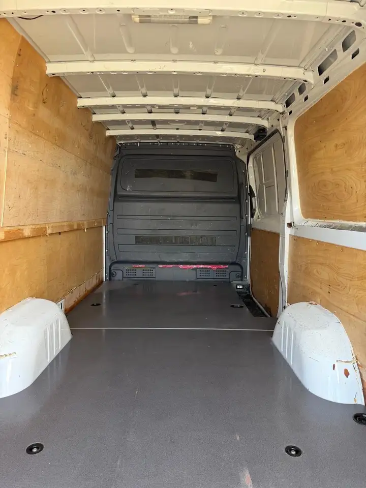 Mercedes-Benz Sprinter photo Mercedes-Benz Sprinter